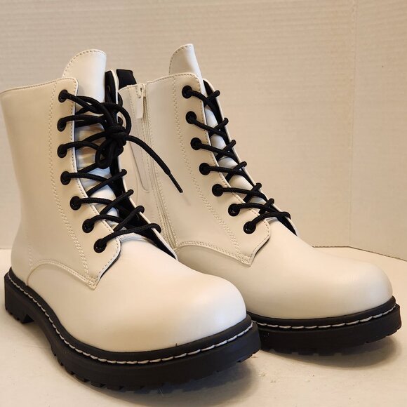 Torrid Size 10 "Stevie" White Chunky Combat Boot Black Sole & Black Laces NIB - Picture 5 of 14